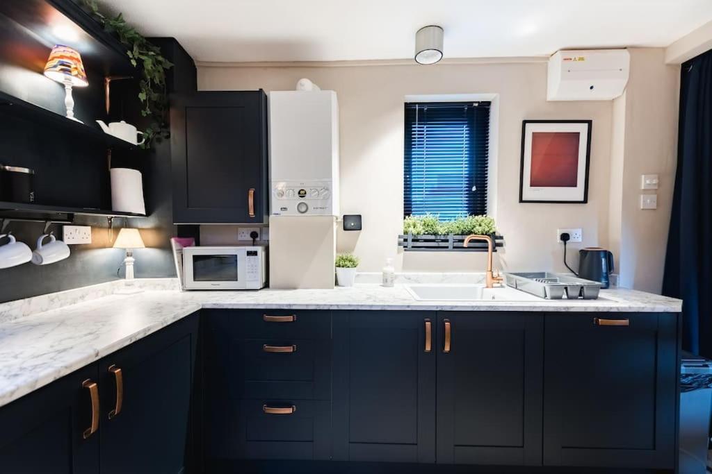 Hullidays》Marina Town House Apartamento Kingston upon Hull Exterior foto